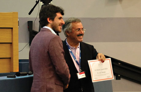 Juan Reutter receives the Cor Baayen Award