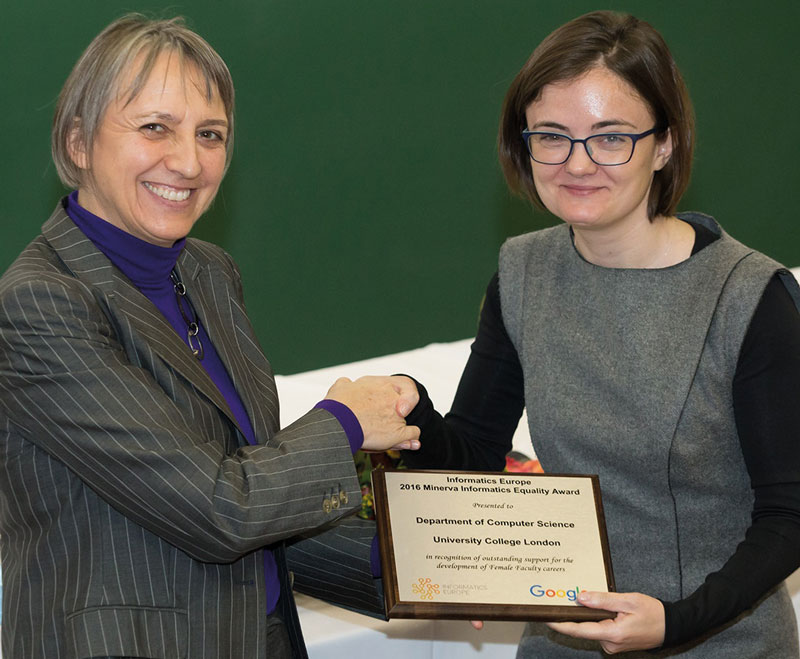 Lynda Hardman, President Informatics Europe (left) presents the Minerva Informatics Equality Award to Alexandra Silva from University College London. Photo: Altagra, Hungary