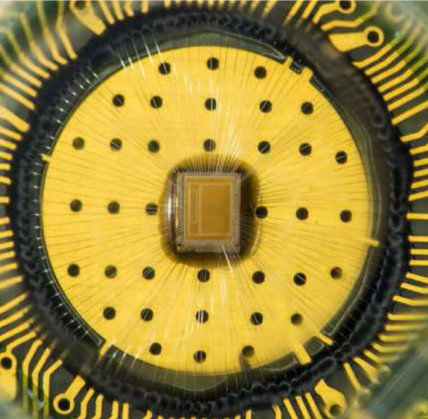 Figure 2: Close-up picture of a phase-change memory chip used in the 3bits/cell demonstration.
