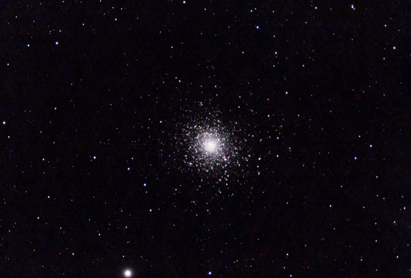 Figure 2: Image of the M5 globular cluster (distance from Earth: 24,460 light years), as seen on the night of 9 May 2022 from a village in the northeast of France. 125 raw images of 10s exposure-time were stacked in near real-time to obtain this result